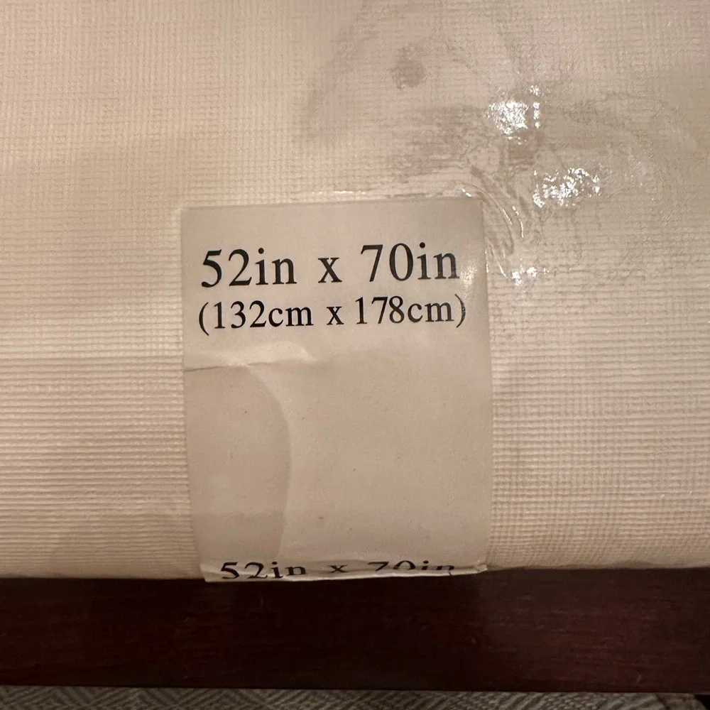 Ultimate Luxe Fine Linens Deluxe Table Pad NWT